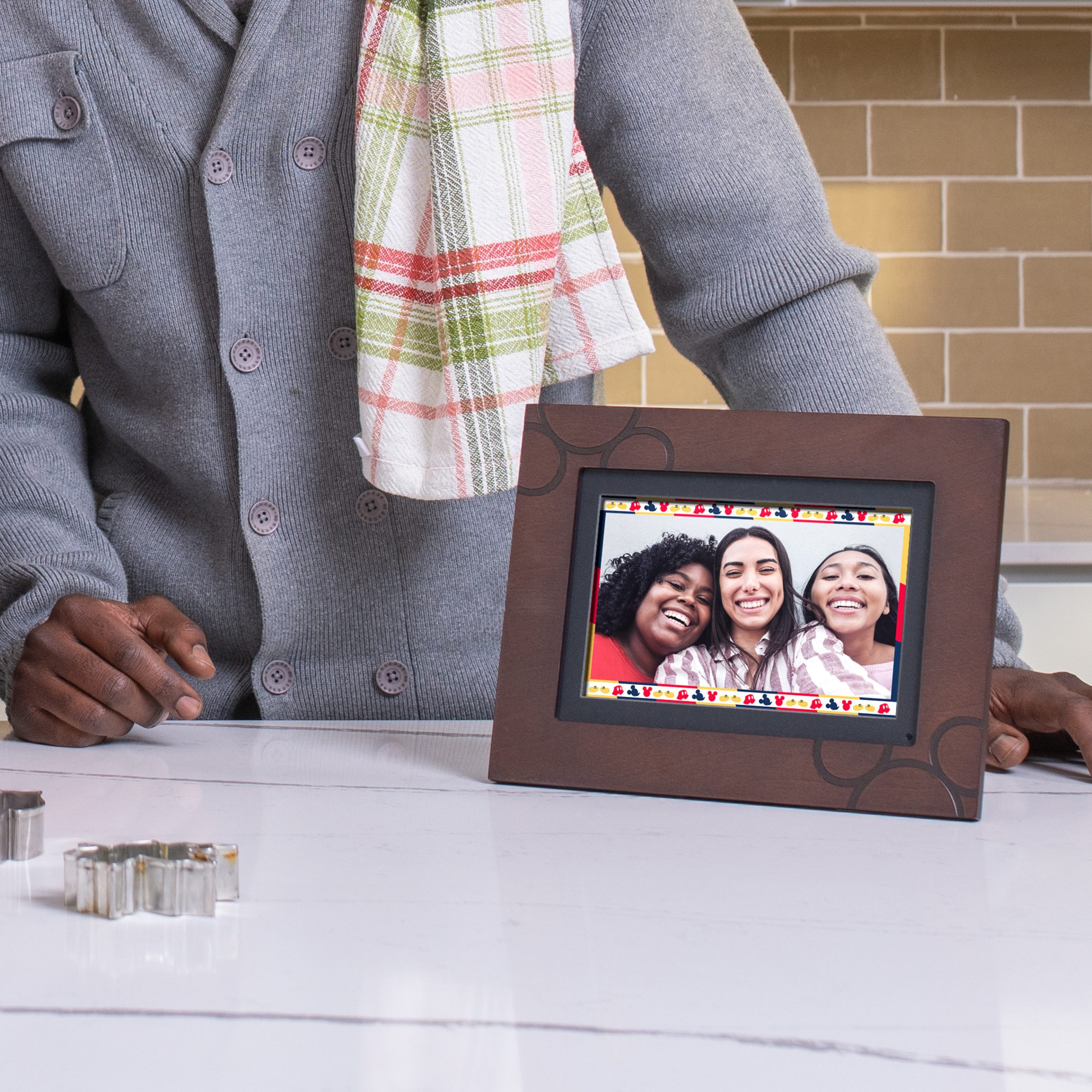 Disney PhotoShare Frame - Image 3